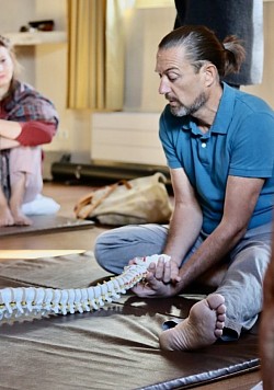 coccyx-tailbone-spine-therapy